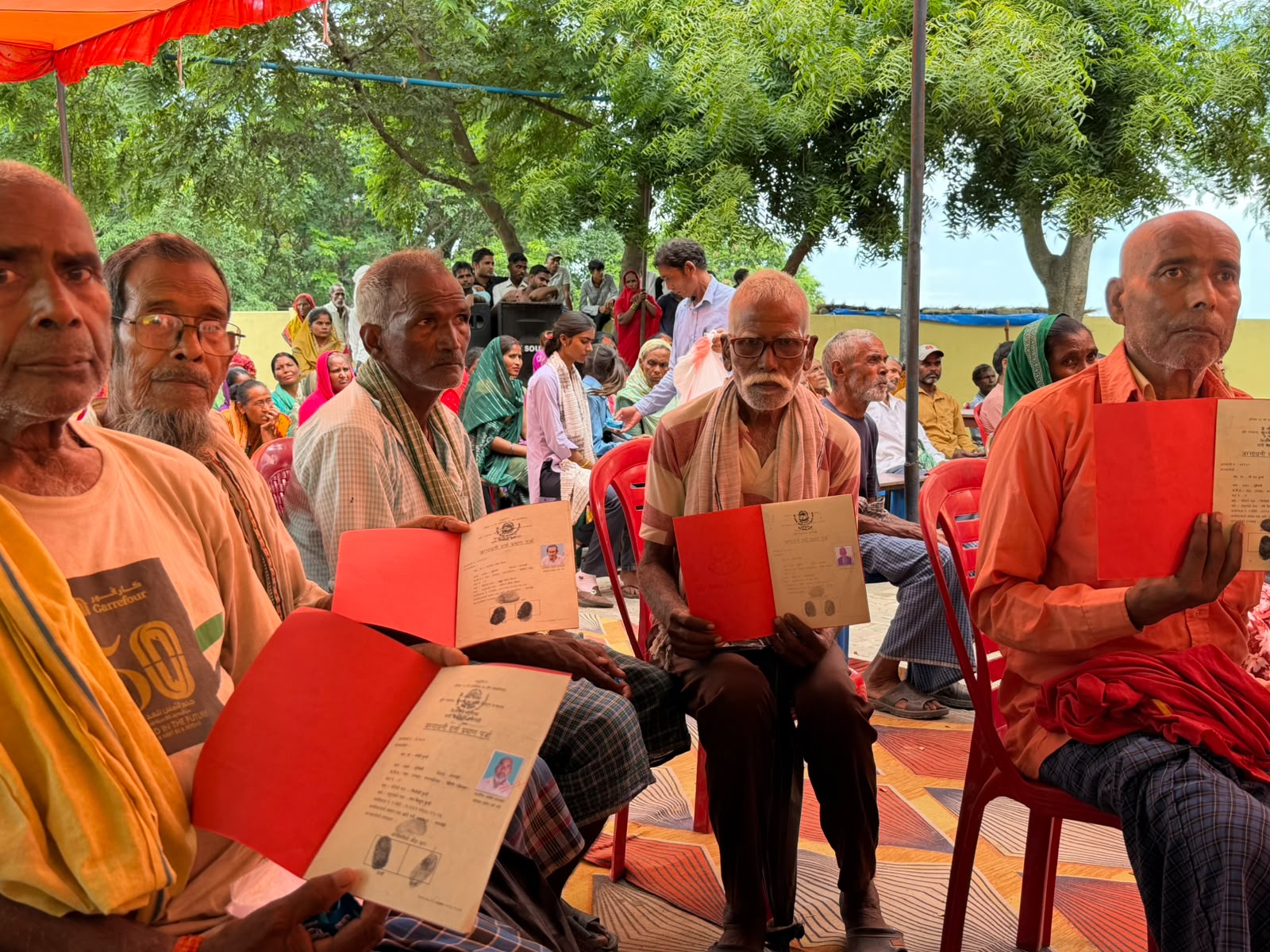 Image of ५८ वर्षपछि रोहिणीका स्ववासीले पाए लालपुर्जा, २७१ परिवार बने जग्गाधनी